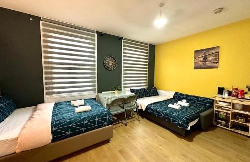 Shacklewell Apartment | Spacious 2Beds Flat in London