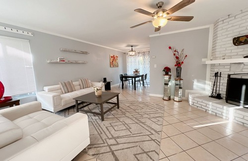 Rowland Heights House | Spacious 2BR 1Bath Max 6 people 20 mins to Disneyland in Rowland Heights