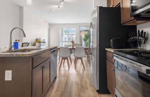 Auburn Hills Apartment | Spacious 2BR/2BA | Gym & Pool