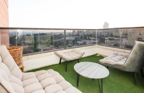 Nachlaot Apartment | Spacious 2BR Apartment with Private Balcony, Free Parking
