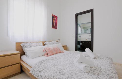 Old North Apartment | Spacious 2BR Apartment with 2 Bathrooms, Living Room & Kitchen - Prime LocationNear ddizengoff st