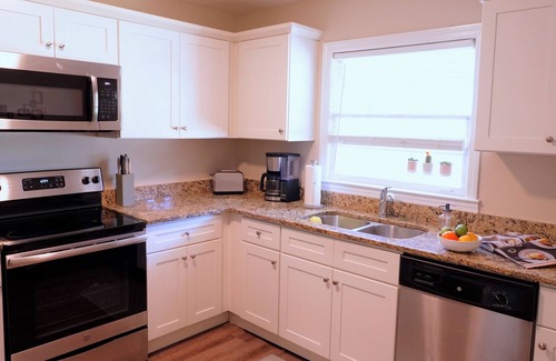Candler-McAfee House | Spacious 2BR + Bonus Retreat I Family-Friendly, Near Downtown Decatur & Atlanta