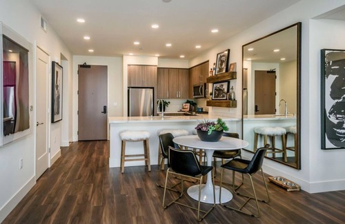 Heritage District Condo | Spacious 2BR Condo in Flats at Cityline