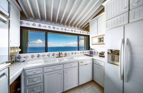 Estate Lovenlund Condo | Spacious 2BR Condo with AMAZING Views & a great location!
