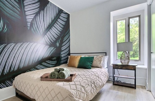 Quartier 5-4 Apartment | Spacious 2BR - Emerald SuiteHot Tub + Free Parking