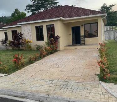 Ocho Rios Villa | Spacious 2br in Ocho Rios