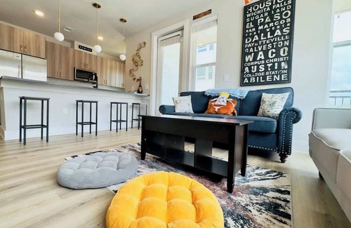 McNeil Apartment | Spacious 2BR | Sleeps 6 | Free Pool, Gym & Amenities