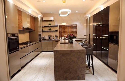 Ikoyi Apartment | Spacious 3-4-bedroom apartment with fitness room, WiFi in enchanting Lagos