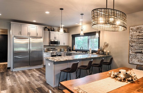 Lead Cabin | Spacious 3,900+ Sq. Ft. Lodge with Large Upper-Level Deck, Walk to Clubhouse!