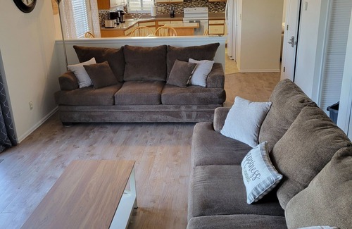 Cheyenne Meadows House | Spacious 3 BDR 2.5 BA House with Hot tub, BBQ, Fire Pit, Night View, Playground