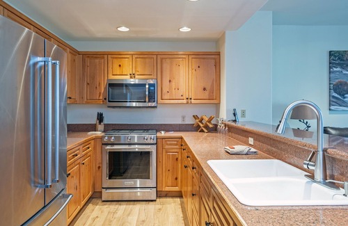 Mountain Village Condo | Spacious 3 BDR Mountain Village Condo