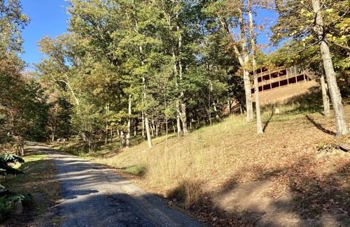 Baker House | Spacious 3 bed cabin with gorgeous valley views!