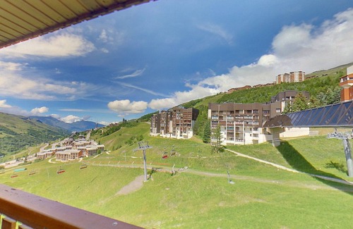 Les Bruyeres Apartment | Spacious 3-Bed Mezzanine Apartment, Ski-In/Ski-Out, Les Menuires
