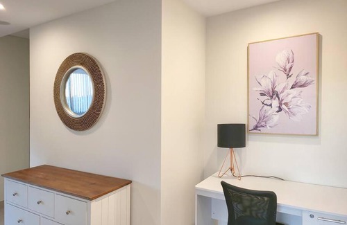 Kogarah Apartment | Spacious 3-Bed Penthouse with Perfect View