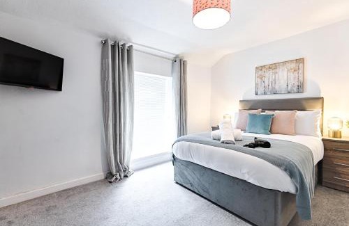Margam Apartment | Spacious, 3 Bed, Smart Tv's in all rooms