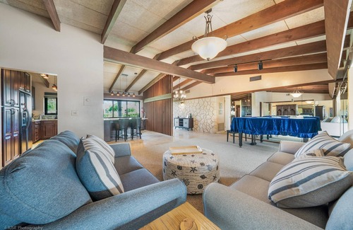 Lighthouse Point House | Spacious 3 Bedroom House with Pool & Jacuzzi in Lighthouse Point