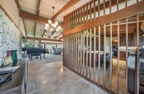 Lighthouse Point House | Spacious 3 Bedroom House with Pool & Jacuzzi in Lighthouse Point