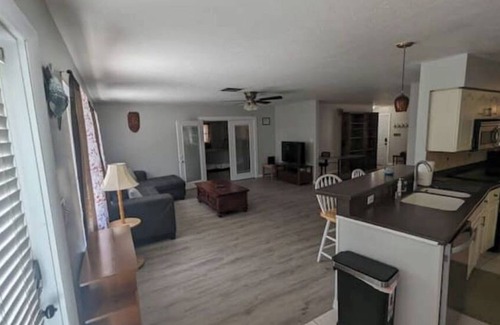 Fort Myers House | Spacious 3 bedroom house on a canal, minutes to historic downtown Fort Myers