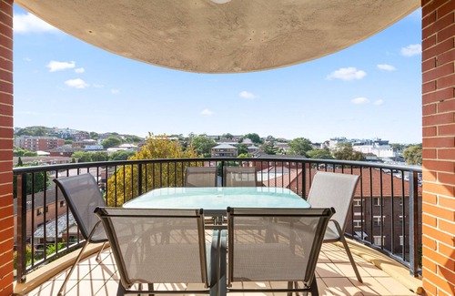 Kingsford Apartment | Spacious 3-Bed with Alfresco Dining by Amenities
