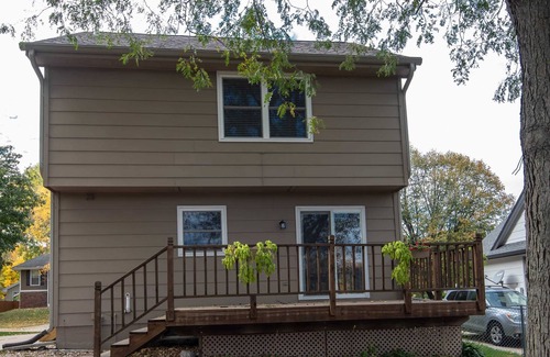 West Des Moines House | Spacious 3 Bedroom Home with Foosball