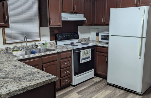 Windsor Heights House | Spacious 3-bedroom Duplex in Windsor Heights