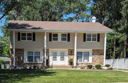 Windsor Heights House | Spacious 3-bedroom Duplex in Windsor Heights