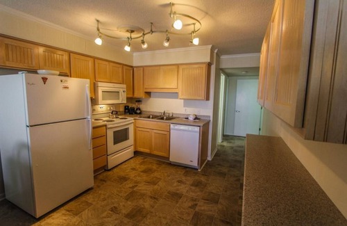 Morehead City Condo | Spacious 3-Bedroom for Families by the Beach