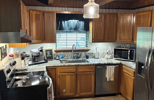 Wilburn House | Spacious 3 Bedroom House with Guest House, Large Outdoor Space & Private Dock