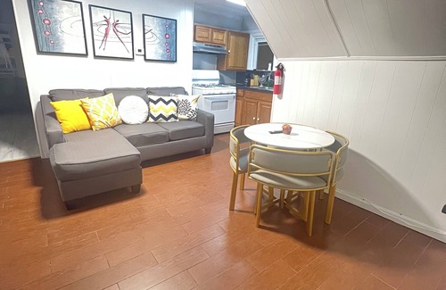 West New York Apartment | Spacious 3-bedroom apartment in brilliant close to New York with balcony.