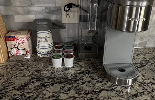 Ampere Apartment | Spacious 3 Bedroom 1 Bathroom Apartment 5 minutes to Seton Hall University