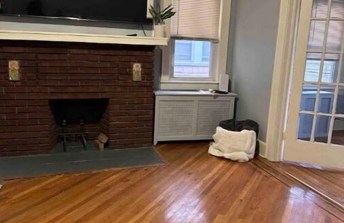 Ampere Apartment | Spacious 3 Bedroom 1 Bathroom Apartment 5 minutes to Seton Hall University