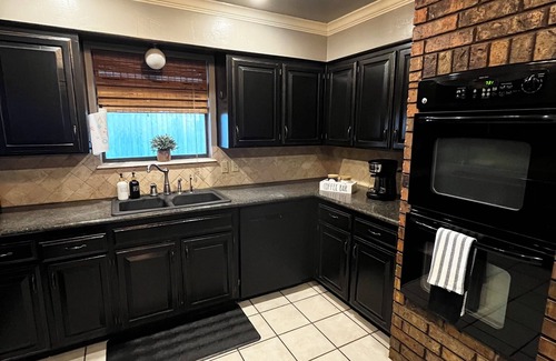 Amarillo House | Spacious 3 bedroom, 2 bathroom home