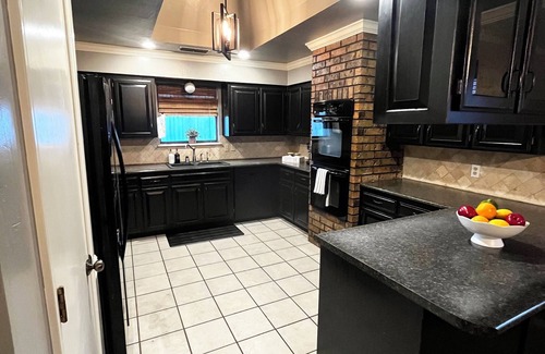 Amarillo House | Spacious 3 bedroom, 2 bathroom home