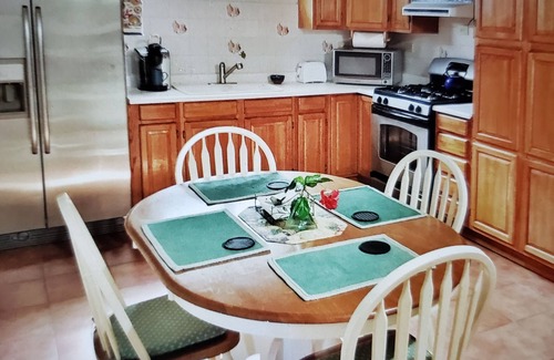 Villa Flamenco House | Spacious 3 bedroom 2 bath home close to town