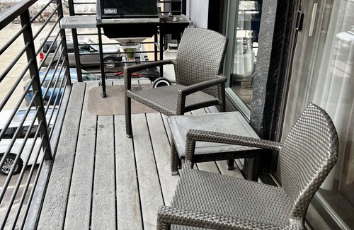 Aspen Condo | Spacious 3 Bedroom/2 Bath Aspen Penthouse With AC!