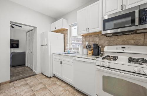 The Heights Apartment | Spacious 3-Bedroom Apartment near NYC - 15min to Times Square, Empire State Building, Central Park, Statue of Liberty