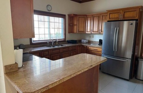 New Kingston Apartment | Spacious 3-bedroom apartment in Kingston with WiFi, AC & Pool