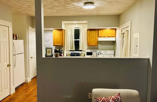 Catskill Apartment | Spacious 3-bedroom apartment in Catskill village - walkable to area attractions