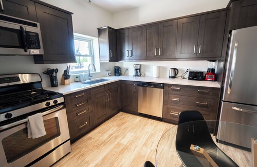 Thorold Apartment | Spacious 3 Bedroom Apartment in Heart of Niagara