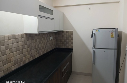 Jhotwara Apartment | Spacious 3-bedroom apartment with AC, WiFi in cool Jaipur