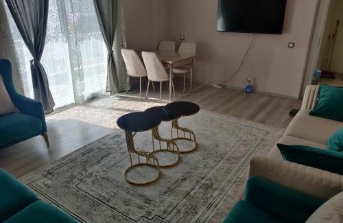 Muratpasa Apartment | Spacious 3 bedroom apartment - Quick drive to Beach, Airport & Center