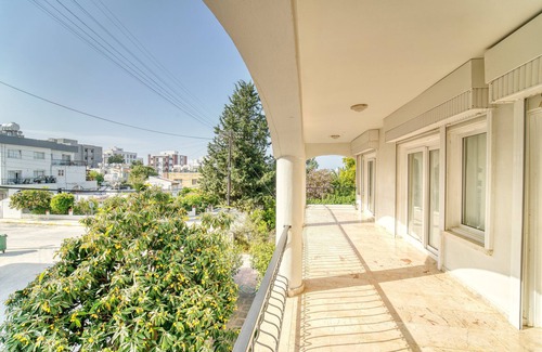 Zeytinlik Apartment | Spacious 3-bedroom apt., center of Kyrenia, sleeps 6, 5-star satisfaction rates