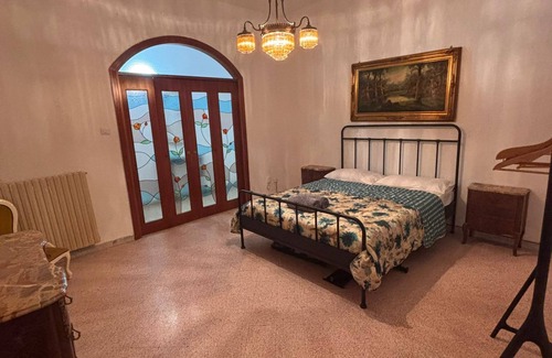 Salerno House | Spacious 3-bedroom building in enchanting Salerno with AC