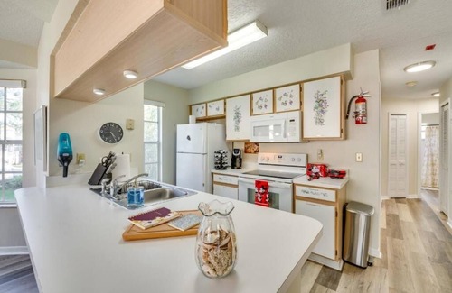 Royal Palm Bay Apartment | Spacious 3-bedroom condo with pool and fitness room near to Disney for 8 People