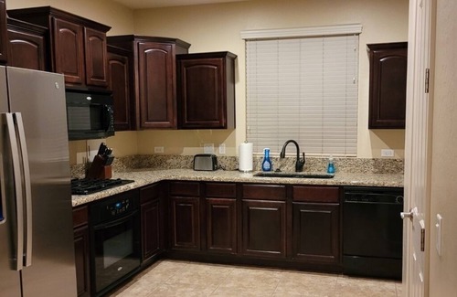 Higley Park House | Spacious 3 Bedroom Home In Beautiful Higley Park - Walking distance to Agritopia
