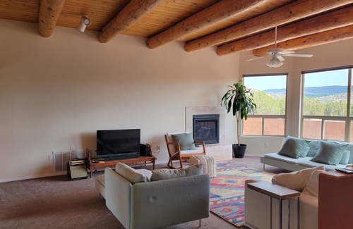 Placitas House | Spacious 3 bedroom house in Placitas with HOT TUB & Mountain Views
