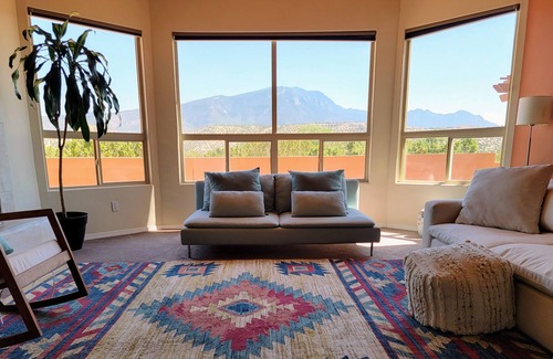 Placitas House | Spacious 3 bedroom house in Placitas with HOT TUB & Mountain Views