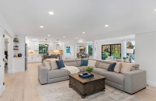 Camano Island House | Spacious 3-bedroom house with parking!