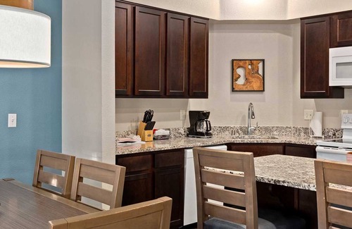 Windsor Apartment | Spacious 3-bedroom in wonderful Windsor
