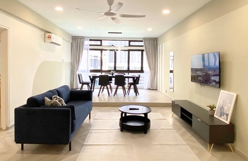 Bukit Bintang Apartment | Spacious 3-bedroom apartment in fabulous Kuala Lumpur with AC, WiFi